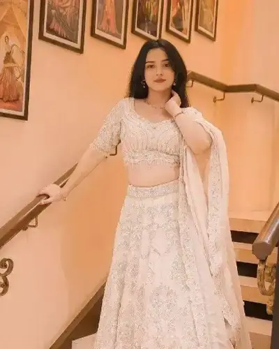 Escort Jambli Naka